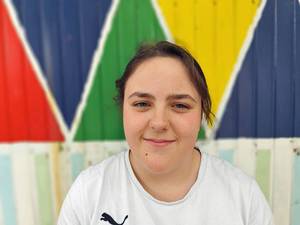 Lea Godde erhält den Jugend-Engagiert-Preis